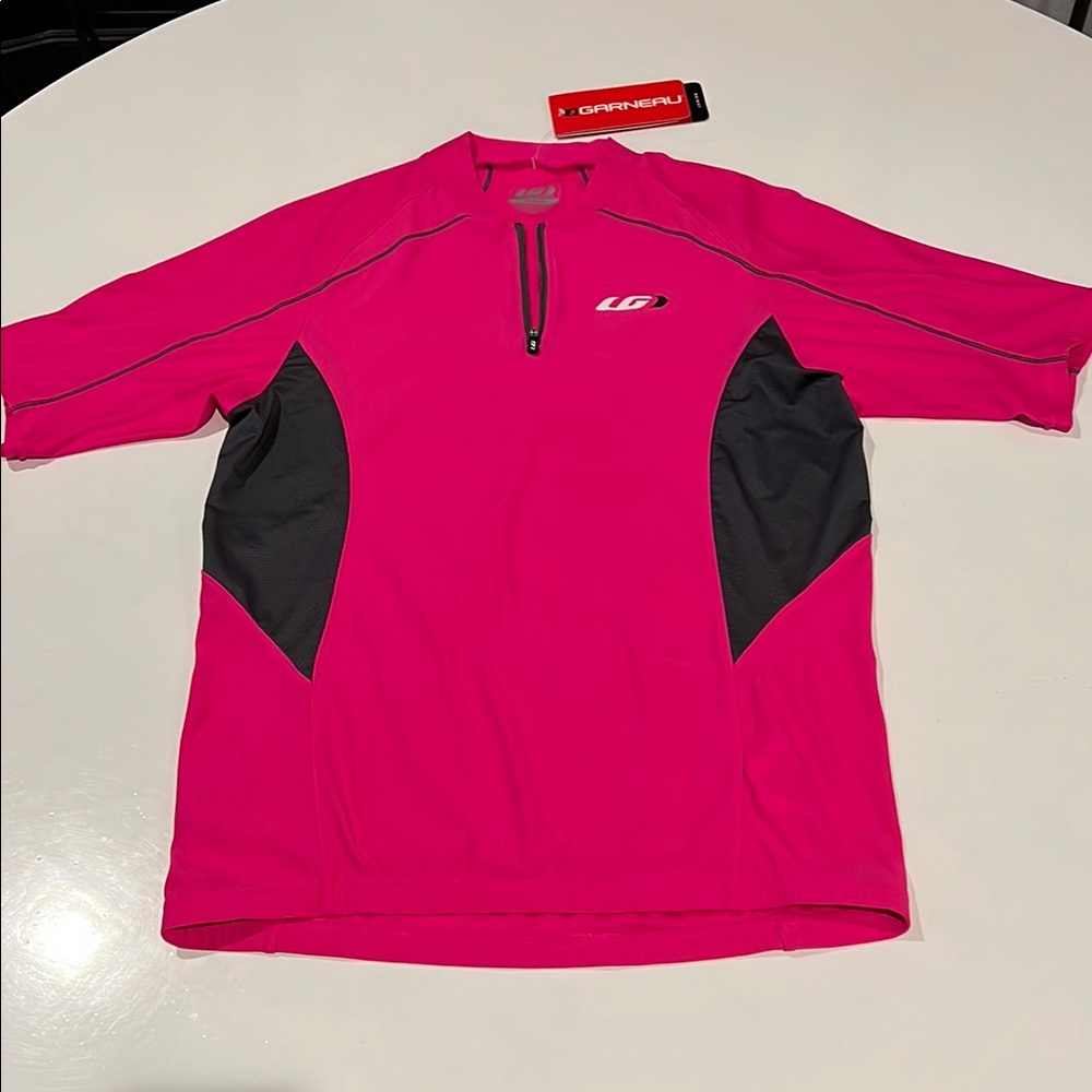 GARNEAU  NWT Bright pink  and Gray Cycling Jersey  3 pocket  high low